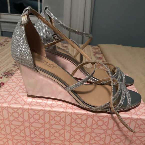 Badgley mischka silver wedge/platform shoes - Picture 3 of 6